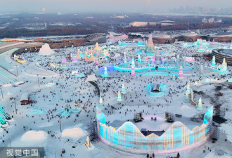 哈尔滨冰雪大世界零下20度排队数小时 游客怒吼！