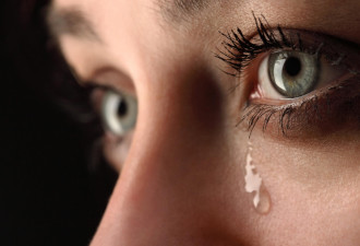 研究：眼泪含有化学信号 能降低男人侵略行动