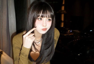 汪峰18岁长女罕晒浓妆美照，身材和颜值兼具，造型时尚变化大