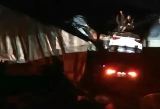 内蒙古一高速路面塌陷多车被困，官方：有2人遇难