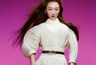 周冬雨新长发造型变性感！登VOGUE大刊