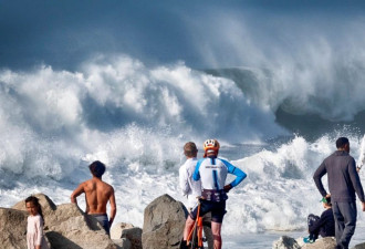 太平洋巨浪冲击美国西海岸和夏威夷