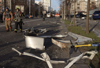 俄罗斯动用158种武器狂轰滥炸乌克兰