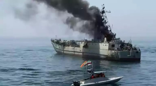 胡塞武装重挫美军护航，两条商船在红海被袭，“纸老虎”暴露无遗_手机搜狐网