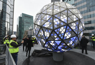 纽约时报广场“水晶灯”主题曝光！估百万人狂欢