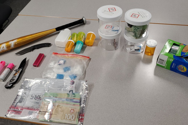 Waterloo regional police seize drugs and weapons during traffic stop inCambridge - CambridgeToday.ca