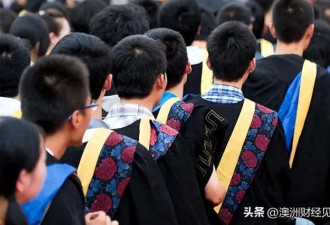 最近留学生公然教别人逃票 让华人丢脸!