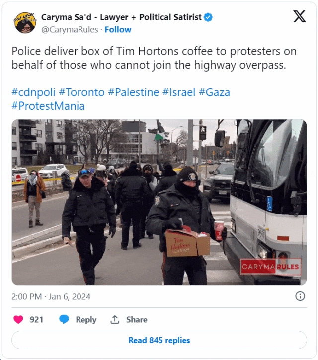 热搜炸了！多伦多警察在街头向示威者送咖啡食物