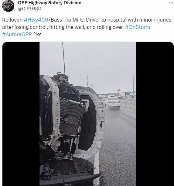 Hwy400货车倾翻！车祸不断