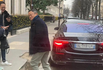 59岁马云巴黎被偶遇，换了新发型心情好，疑似与LVMH家族谈合作