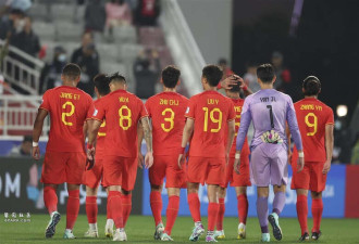 被世界第106名按地摩擦 中国足球没下限