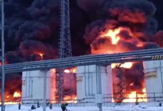 乌克兰宣布对袭击俄罗斯油库事件负责