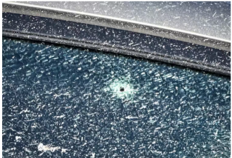 吓死！蒙特利尔高速路“路怒”枪击 女子汽车被开数枪