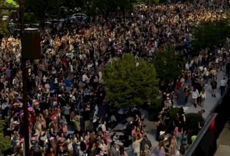 泰勒悉墨演唱会数千粉丝计划在场外狂欢