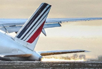 法航一架空客在多伦多国际机场着陆失败