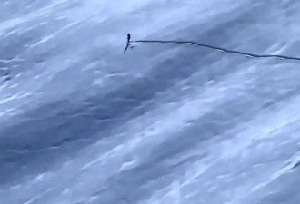 男子新疆滑雪滑到边境线被带回雪场拉黑 警方回应