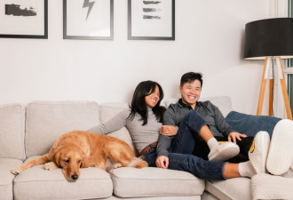 多伦多亚裔夫妇住公寓不愁房贷！月花近千元给宠物狗办7万元婚礼