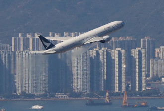 香港国泰航空飞马来西亚客机疑机舱冒烟