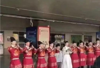 河南大学生扮锦衣卫迎客被批“没文化”!官方回应