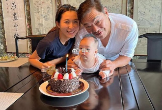 越来越有夫妻相！前TVB宫女与年长富豪老公带子女出国滑雪度假