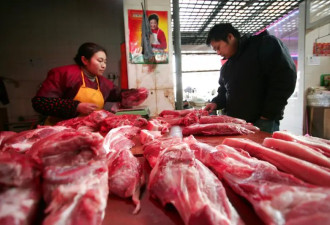 中国人过年也“舍不得吃肉” 摊贩苦哈哈