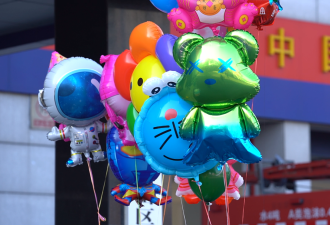 实验告诉你街头售卖的漂亮气球有多危险
