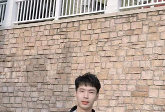 凌晨的哈尔滨很冷但都被这冰城小哥暖到