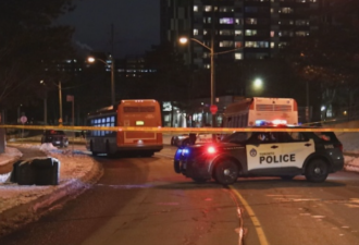 多伦多公车站&quot;随机&quot;枪击1死1伤：等车乘客遭疯狂扫射