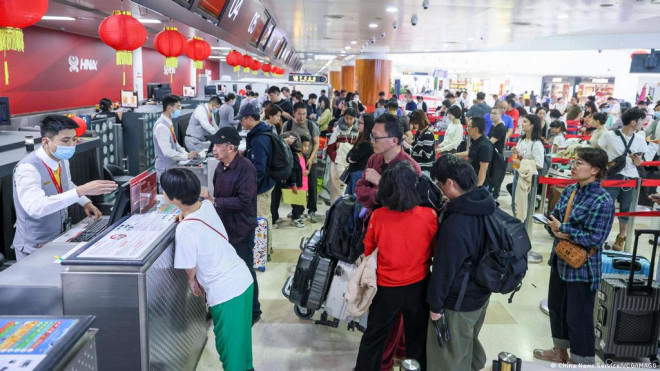 八天春节假期:旅游收入激增五成票房打破记录