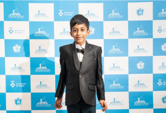 创造历史 逆转胜 印度8岁男童打败西洋棋特级大师