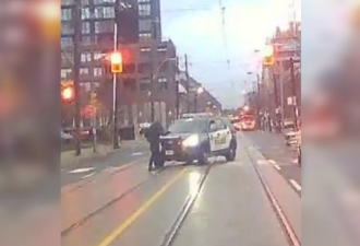 过分！多伦多警察开车撞路人后，处理结果引发全网愤怒！