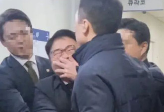 韩医生试图向尹锡悦提医改建议，遭警卫捂嘴拖走