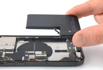 iPhone 15电池忽然被“加强”了，方式让人大跌眼镜