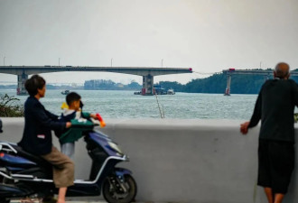 凌晨5点半沥心沙大桥 为生计奔波的人们