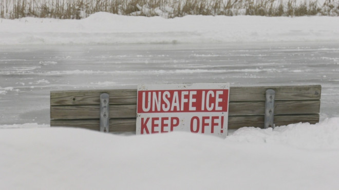 An unsafe ice sign on the Laurier Rink in Brockville, Ont. (Nate Vandermeer/CTV News Ottawa)