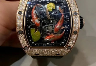 扎克伯格欣赏印度首富儿子的手表，华裔妻子说“想要”