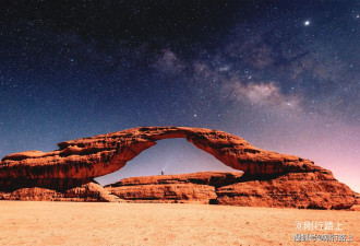 一望无垠的沙漠中 感受到沙特古老的文化和传统