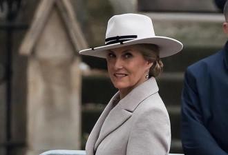 被英女王小儿媳美到了！穿2万7的米色大衣惊艳亮相