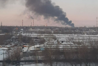 无惧普丁&quot;核战&quot;警告 乌克兰无人机炸俄 3 炼油厂