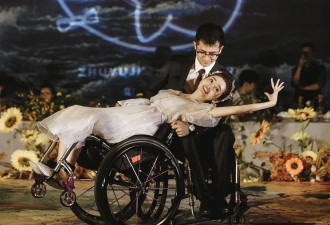 90后轮椅夫妻，带1岁孩子自驾中国，真实经历曝光后...