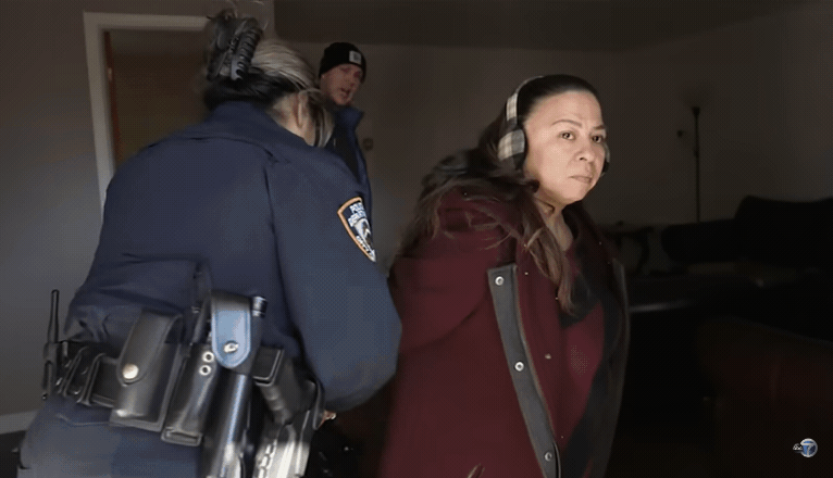 纽约法拉盛女子被占屋反遭捕 引发社区愤怒