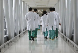 韩医改失控:罢工医生被吊销执照,医学生和教授...