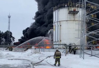 乌克兰猖狂猛攻俄炼油厂 美国吓坏