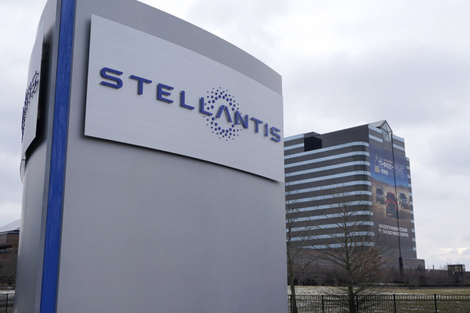 Stellantis pours billions more into Canada, electric