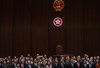 23条国安法生效，香港成废港吗？