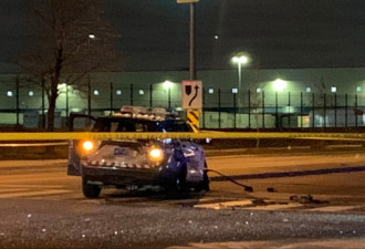 多伦多警车追捕嫌犯时遇车祸