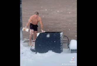 看着都冷！加拿大4月暴雪：肌肉大叔光膀子跳进了冰水池“锻炼”！