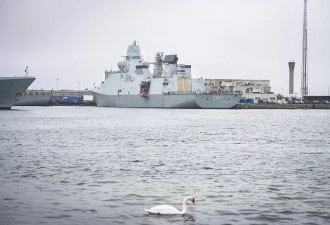 丹麦军舰导弹“激活后关不上”，逼停重要海峡航线