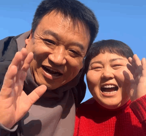 东亚孩子：跟亲生父母断绝关系 跟电子爸妈诉说委屈