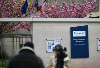 巴黎南郊：一名初中生被活活打死